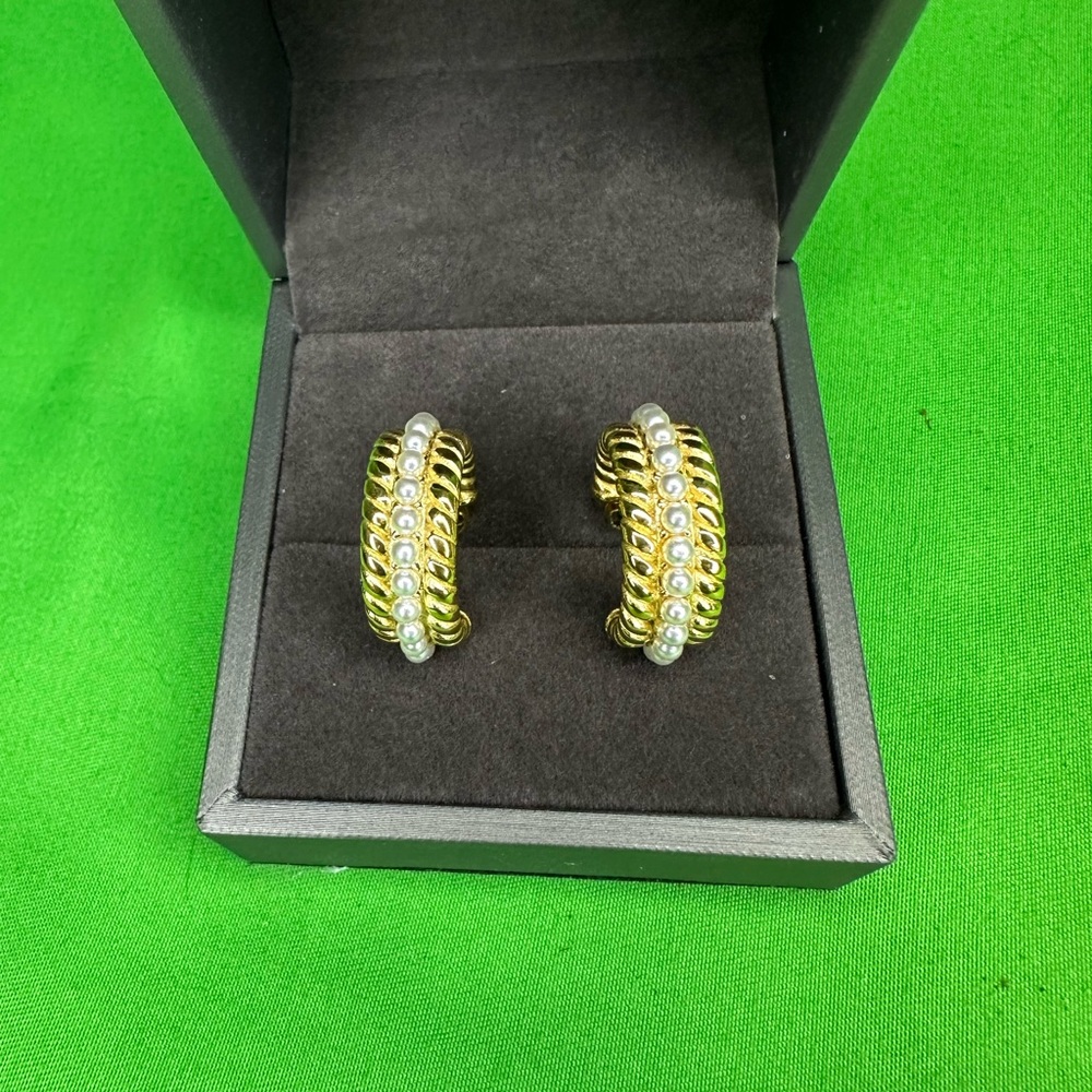 Stainless Steel Pearl C-Hoop Earrings